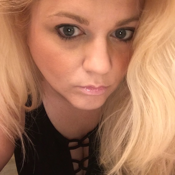 Meet your Posher, Michelle - Picture 1 of 1